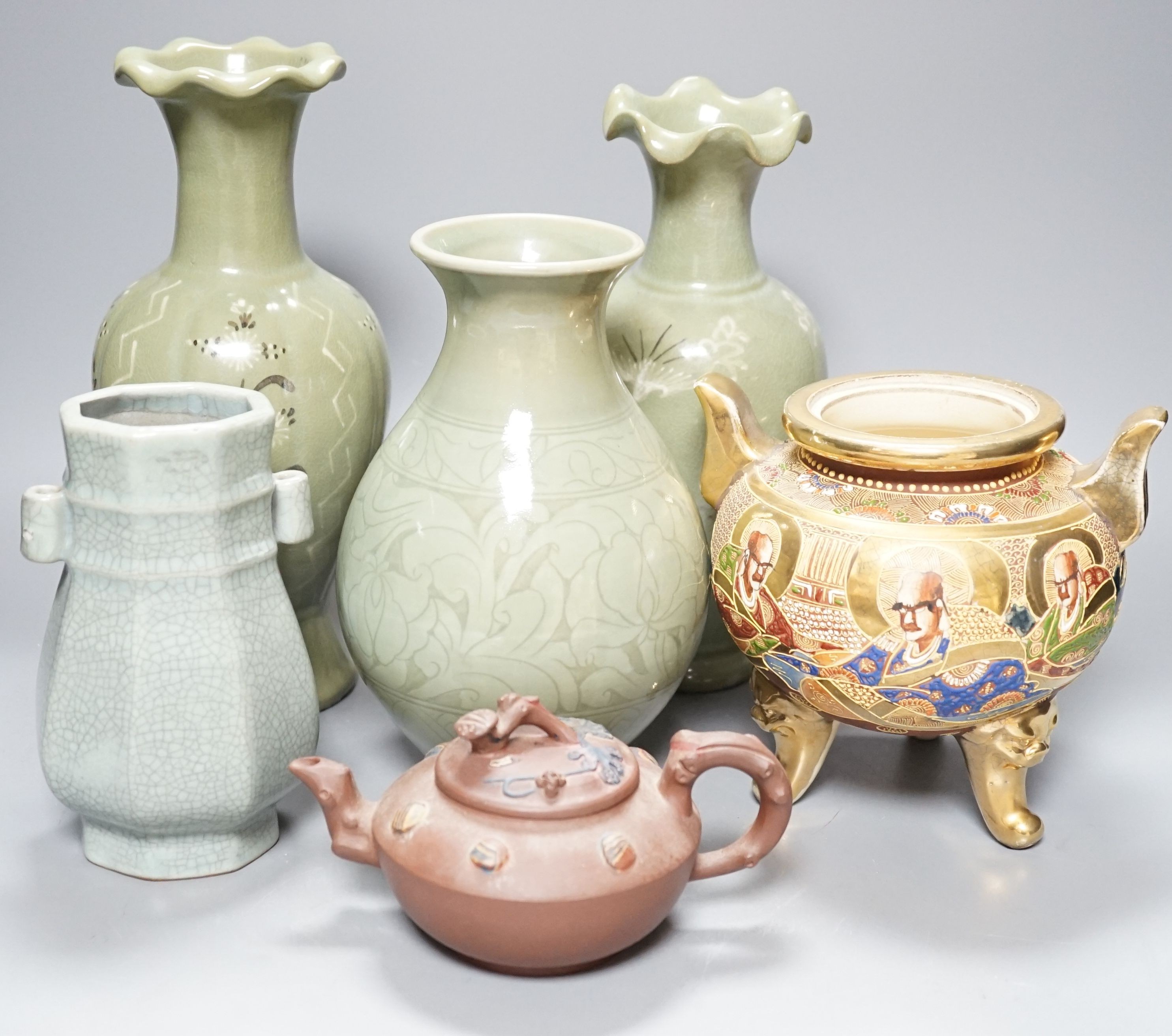 Mixed oriental wares including a Chinese arrow vase 32cm, ‘orean celadon vases and a Kutani type dish